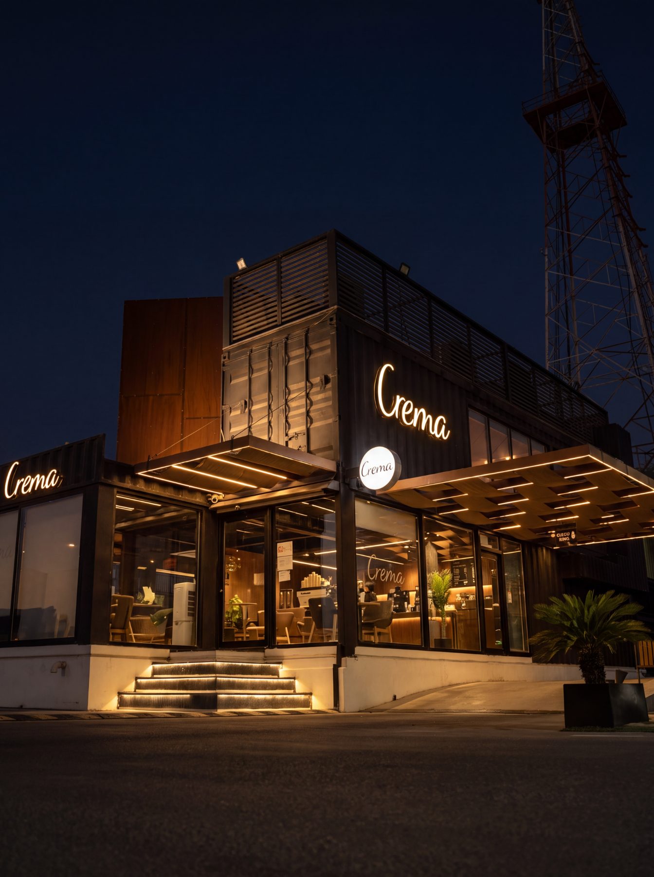 Crema by night
